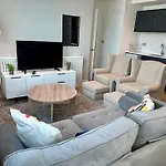 Lovely 1 Bed Apartment - Old Trafford